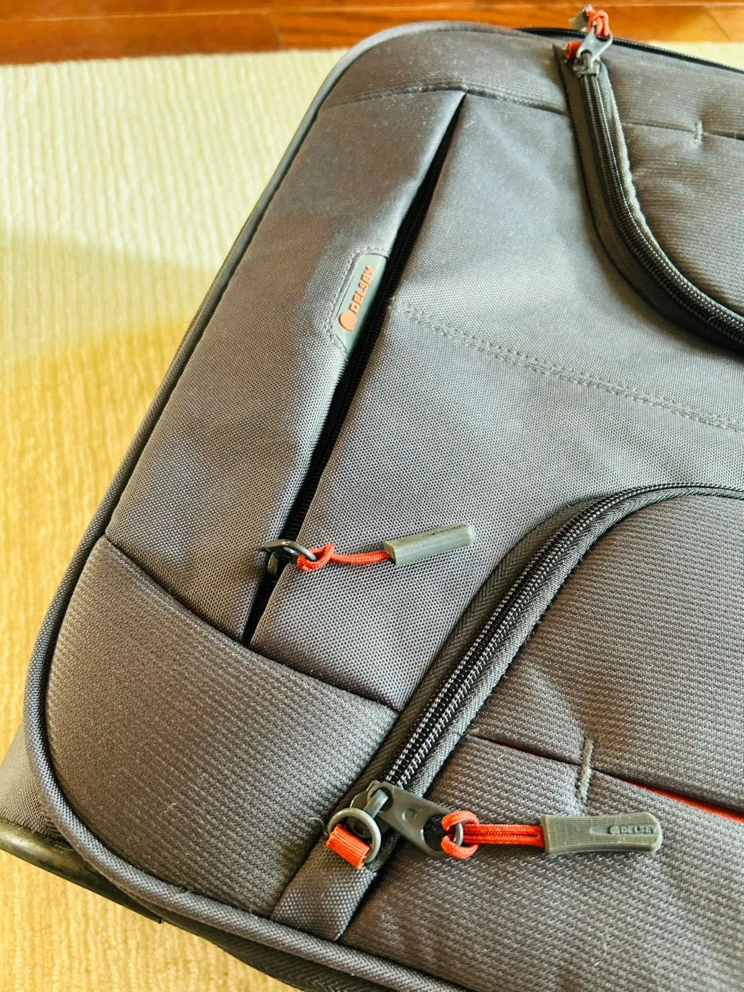 DELSEY Medium Expandable Luggage image indicator(4)