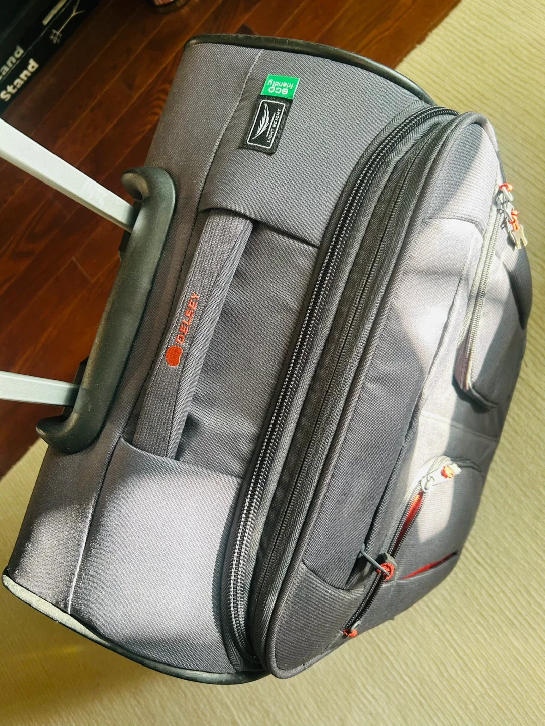 DELSEY Medium Expandable Luggage image indicator(3)