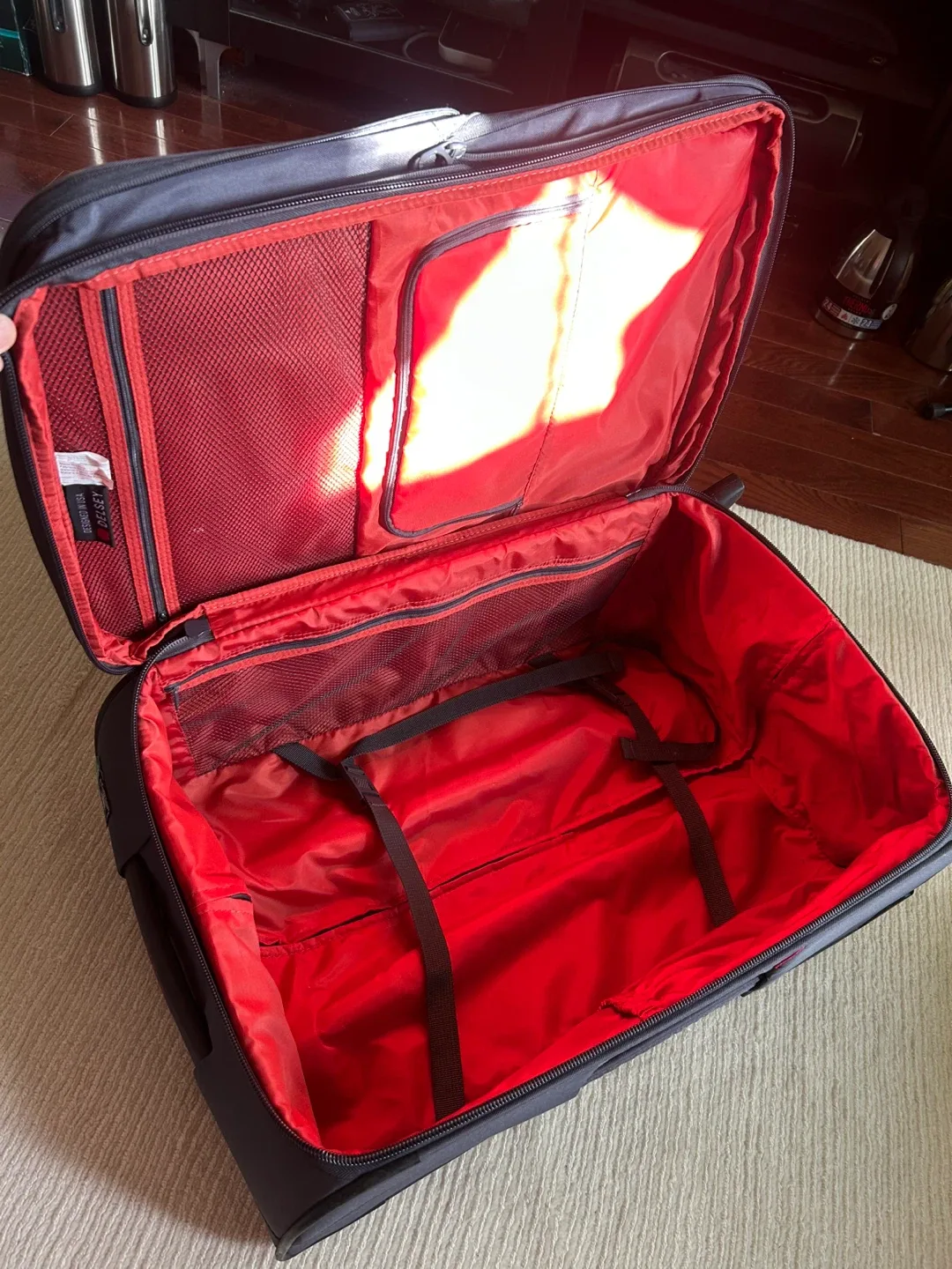 DELSEY Medium Expandable Luggage image indicator(9)