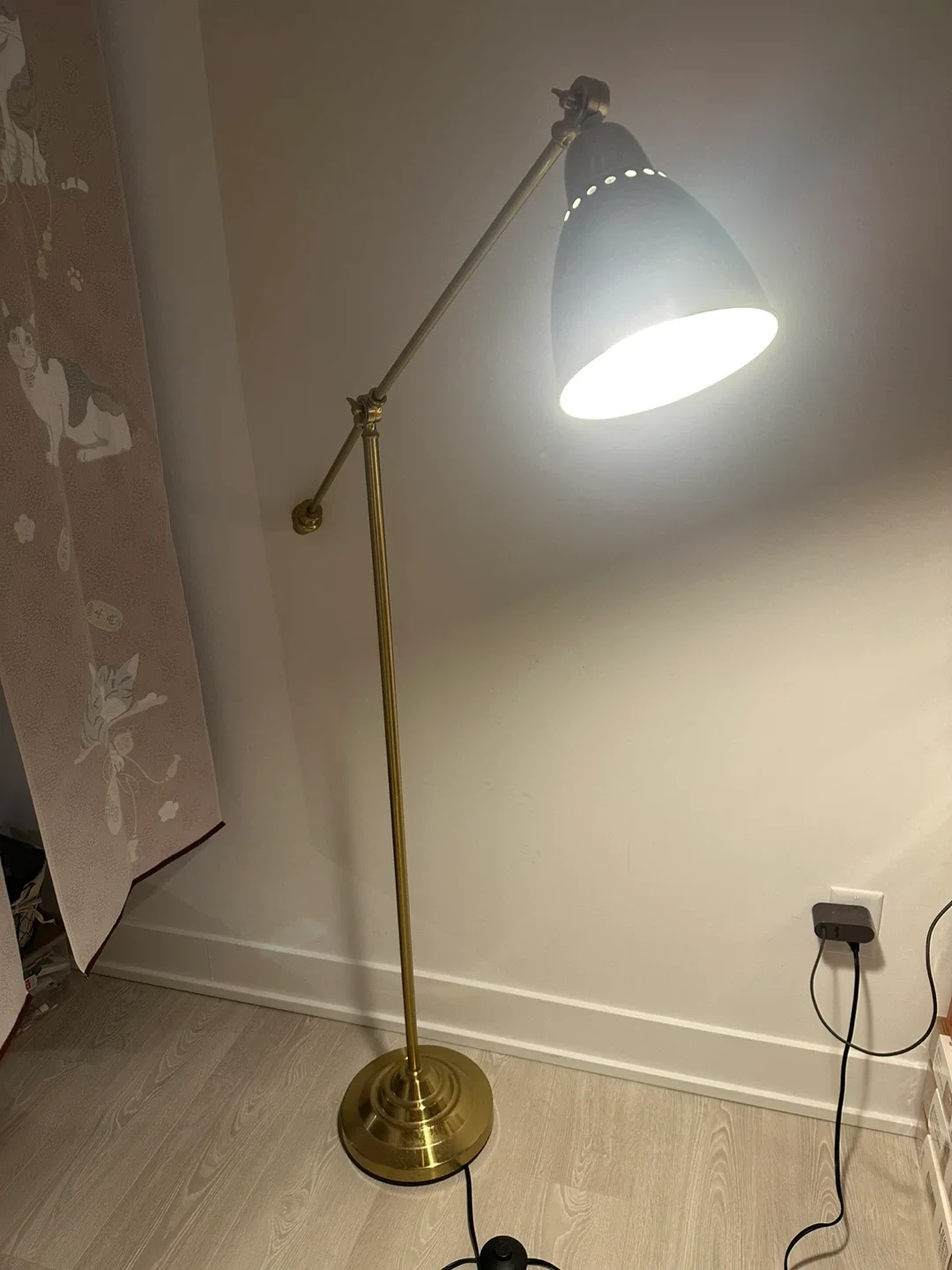 Gold Floor Lamp image indicator(2)
