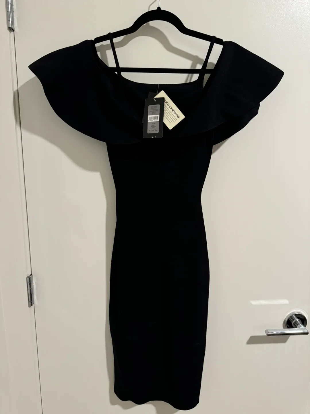 Elle Frill Cold Shoulder Dress - Size 2 (USA) image indicator(2)