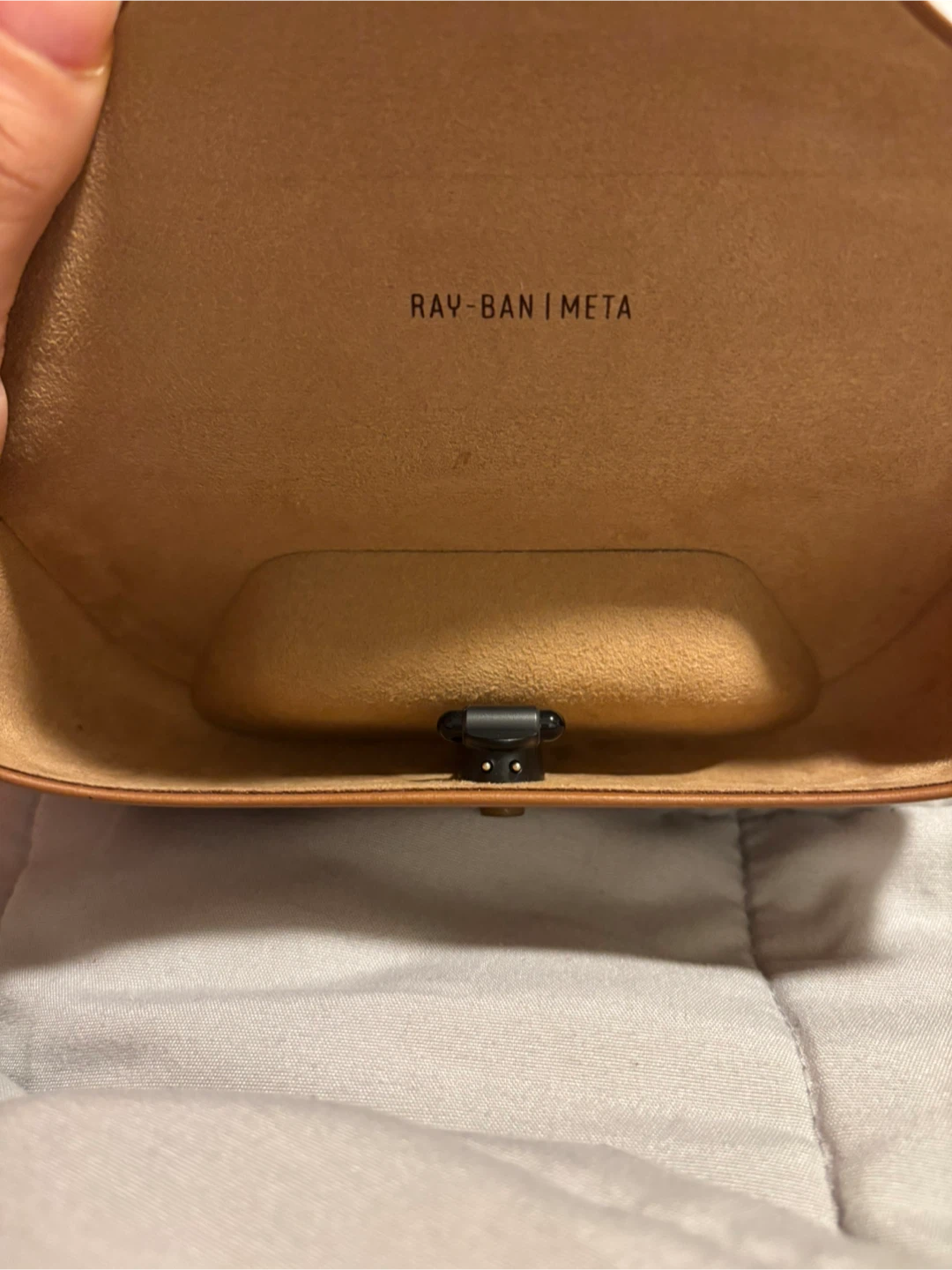 Ray-Ban Meta Wayfarer Smart Glasses - photo 4