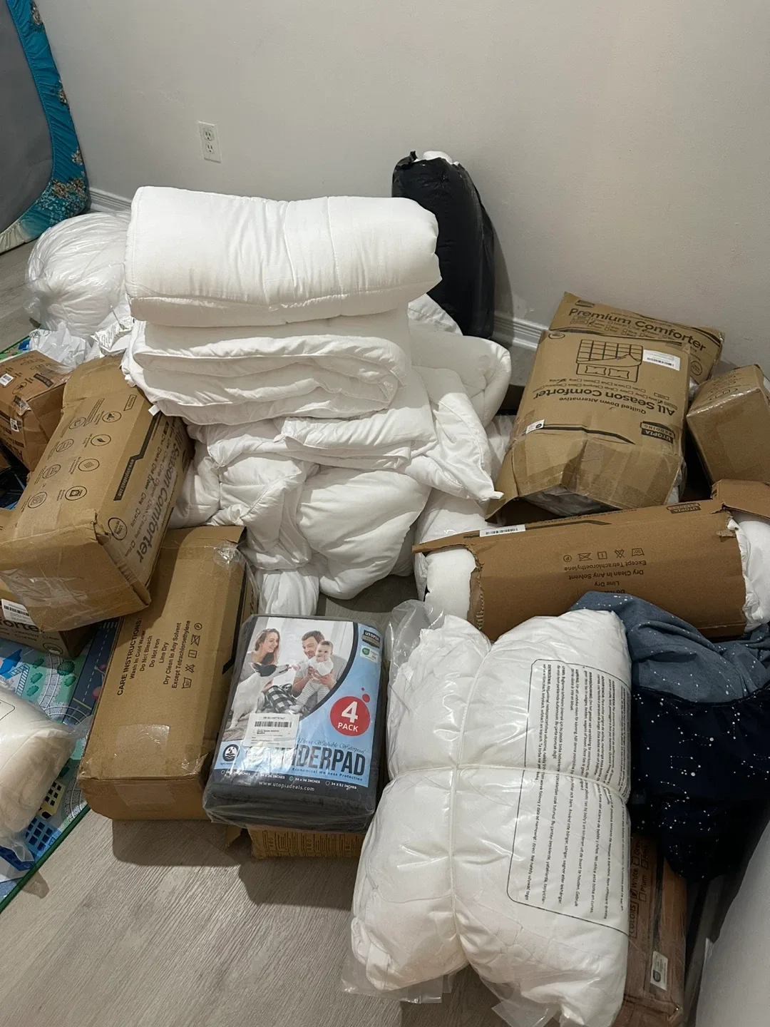 All Season Comforters - Premium & Lightweight image indicator(2)