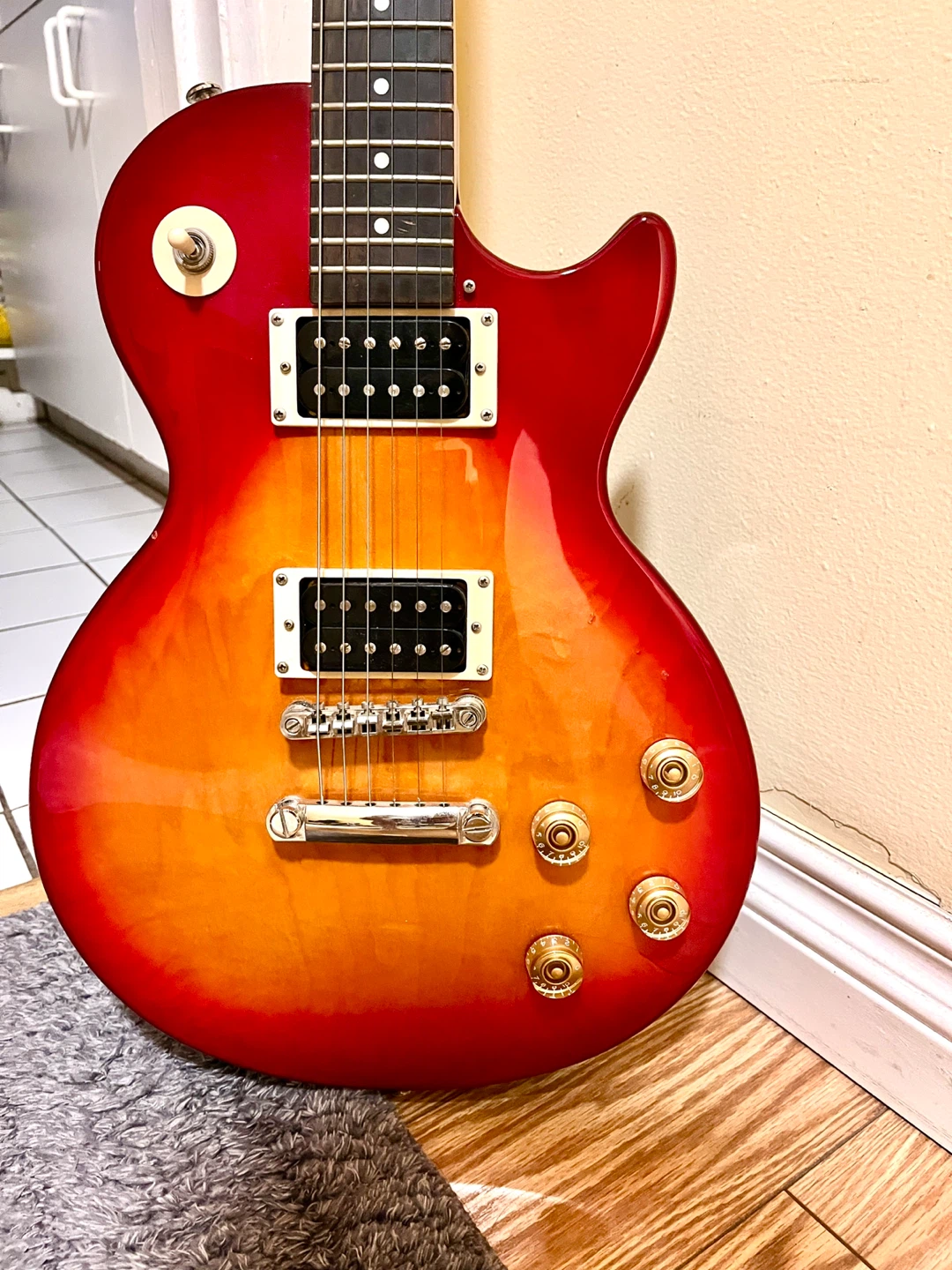 Epiphone Les Paul 100 Electric Guitar - photo 2