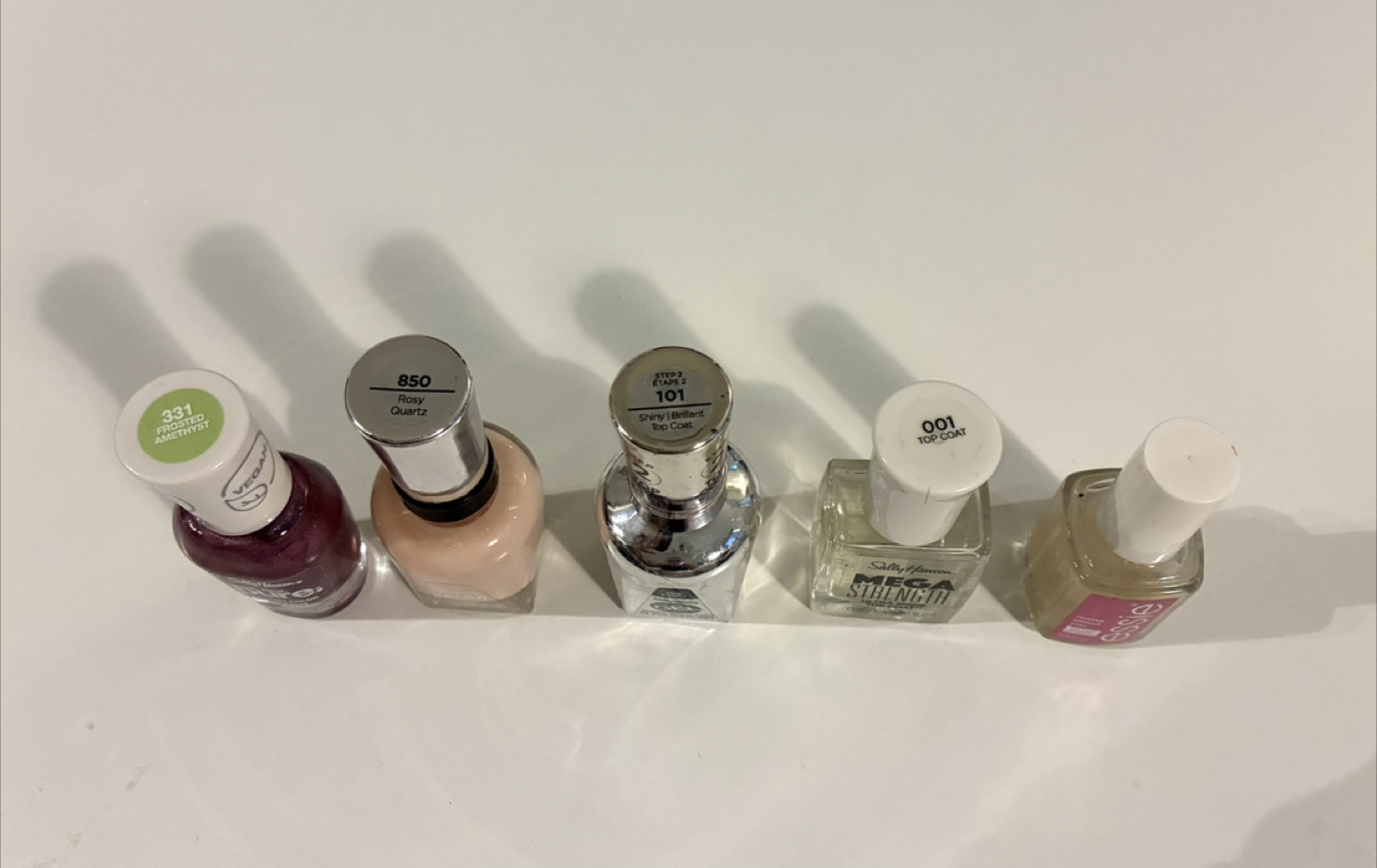 5 nail polishes - photo 3