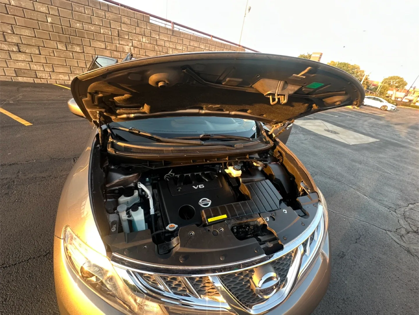 2014 Nissan Murano SL AWD – Clean Title – 154k miles image indicator(4)