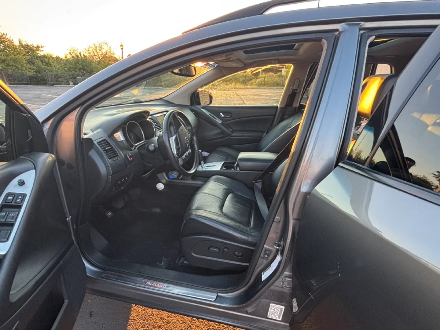 2014 Nissan Murano SL AWD – Clean Title – 154k miles image indicator(6)