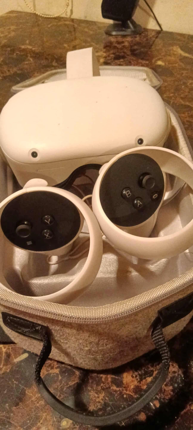 Meta Oculus Quest 2 Vr Headest - photo 2