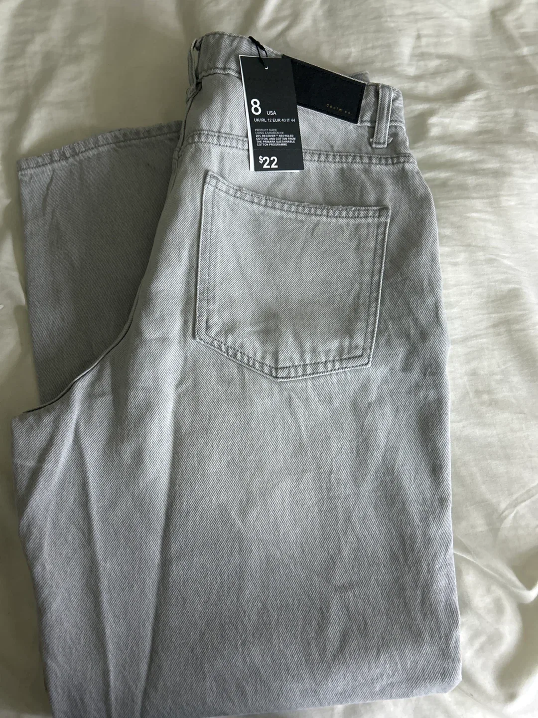 Mom Jeans High Rise Size 8 - New with Tags! image indicator(3)