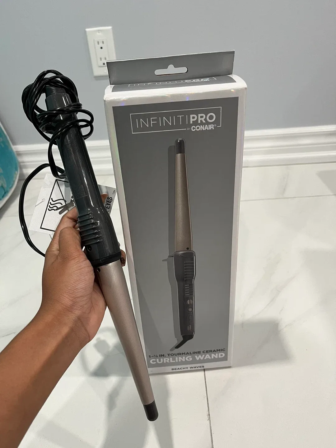 Infiniti Pro Conair 1 1/4 inch Curling Wand - NEW image indicator(2)