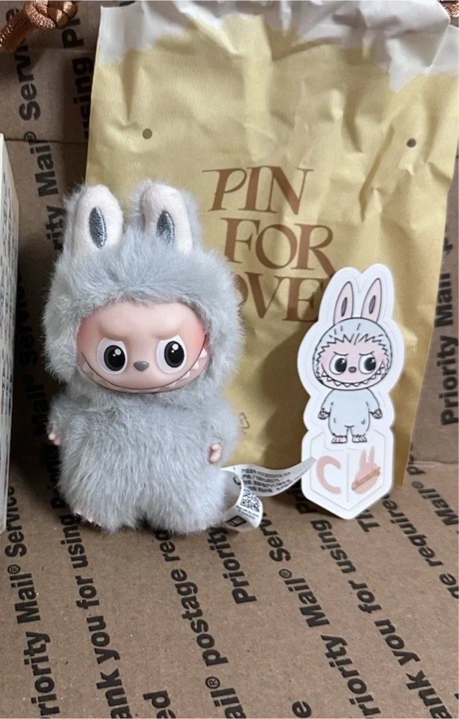 Mini Labubu pin for love - letter C image indicator(2)