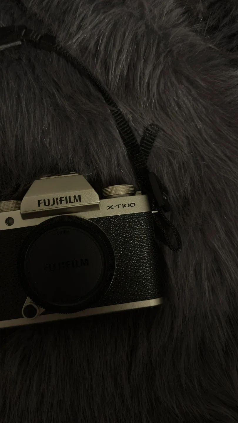 FUJIFILM XT-100
