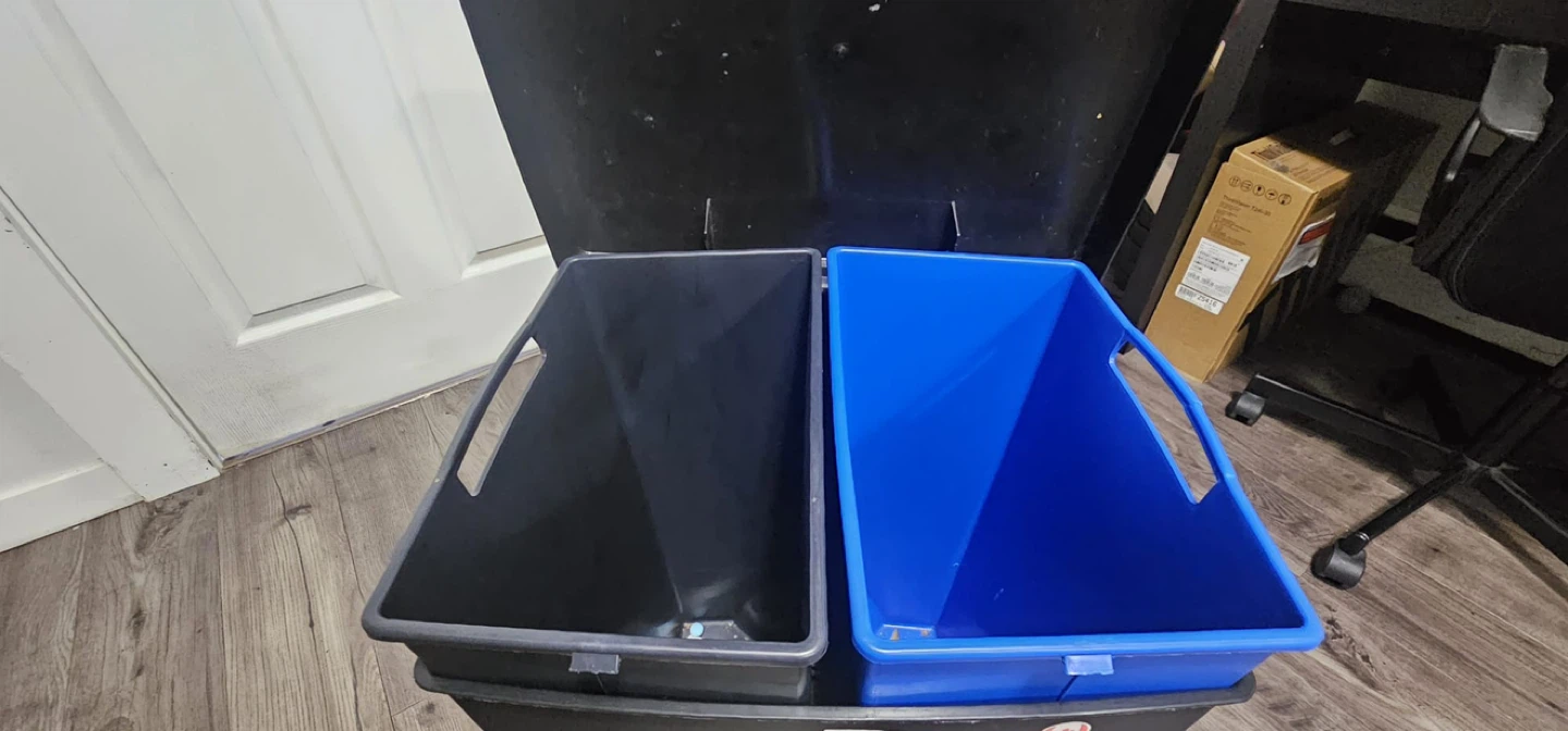 iCan Recycle 2-Bin Waste & Recycling Bin - photo 2