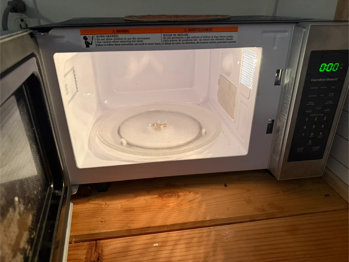 *Moving Sale* Hamilton Beach Microwave Oven image indicator(2)