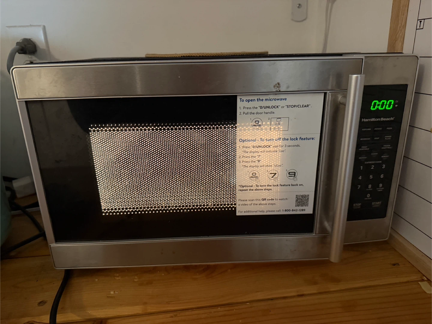 *Moving Sale* Hamilton Beach Microwave Oven