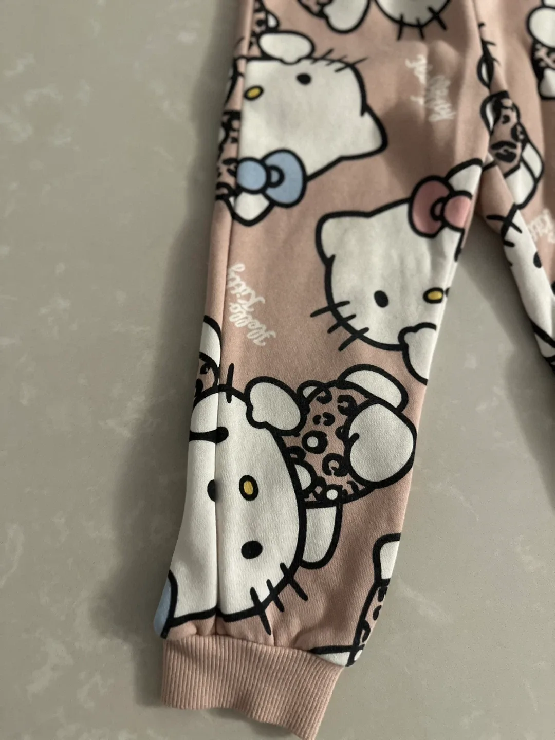 H&M x Hello Kitty Sweatpants, Size 1.5-2T image indicator(2)