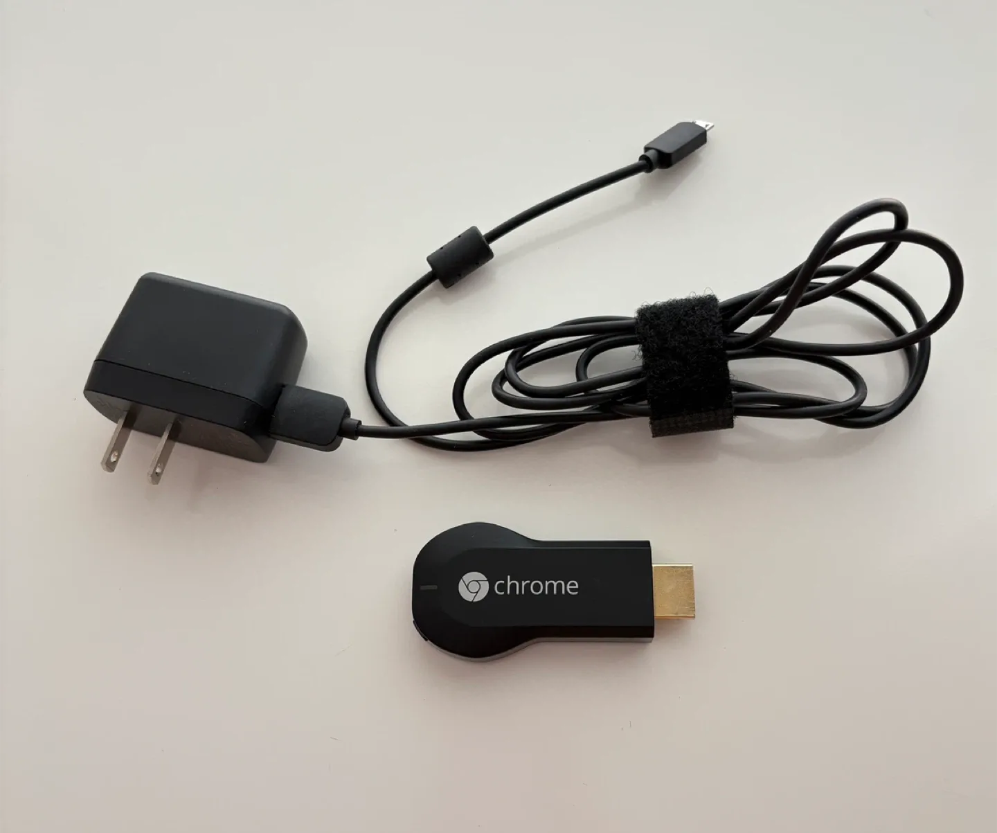 Google Chromecast Media Player with Power Adapter image indicator(3)