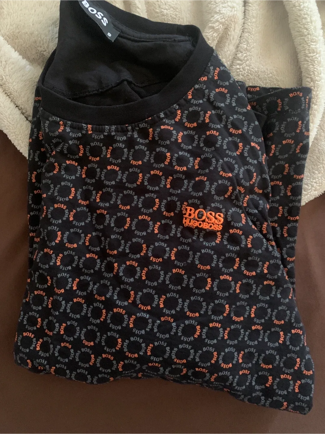 Hugo Boss patterned long sleeve can do drop of image indicator(2)