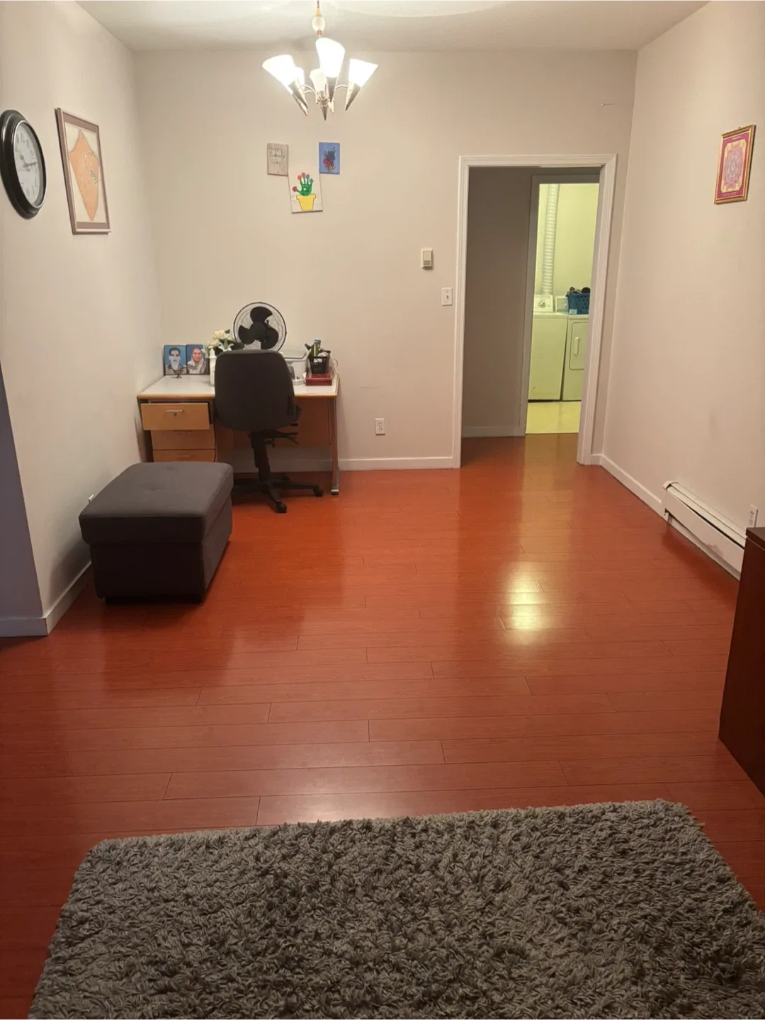 One bad room  for rent image indicator(3)