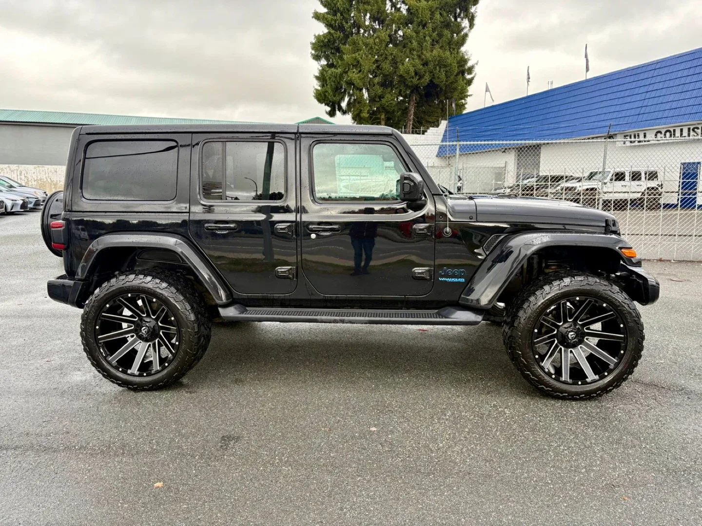 2021 Jeep Wrangler 4XE Unlimited High Altitude 4x4 image indicator(2)