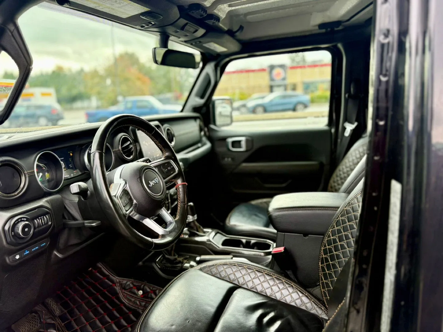 2021 Jeep Wrangler 4XE Unlimited High Altitude 4x4 image indicator(7)