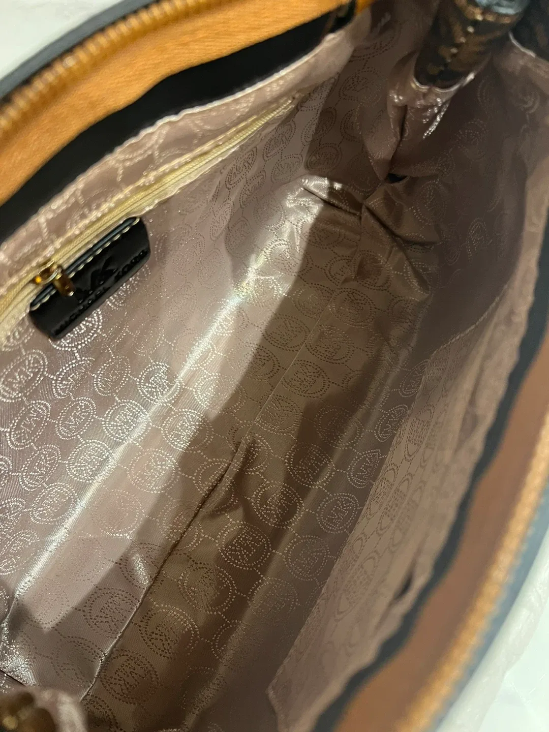 Michael korse shoulder bag image indicator(3)