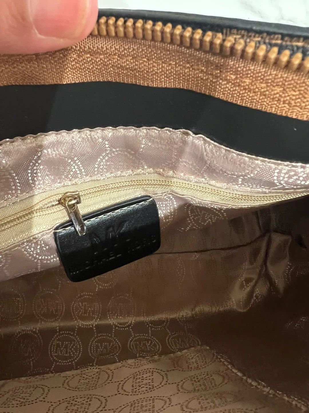 Michael korse shoulder bag image indicator(4)