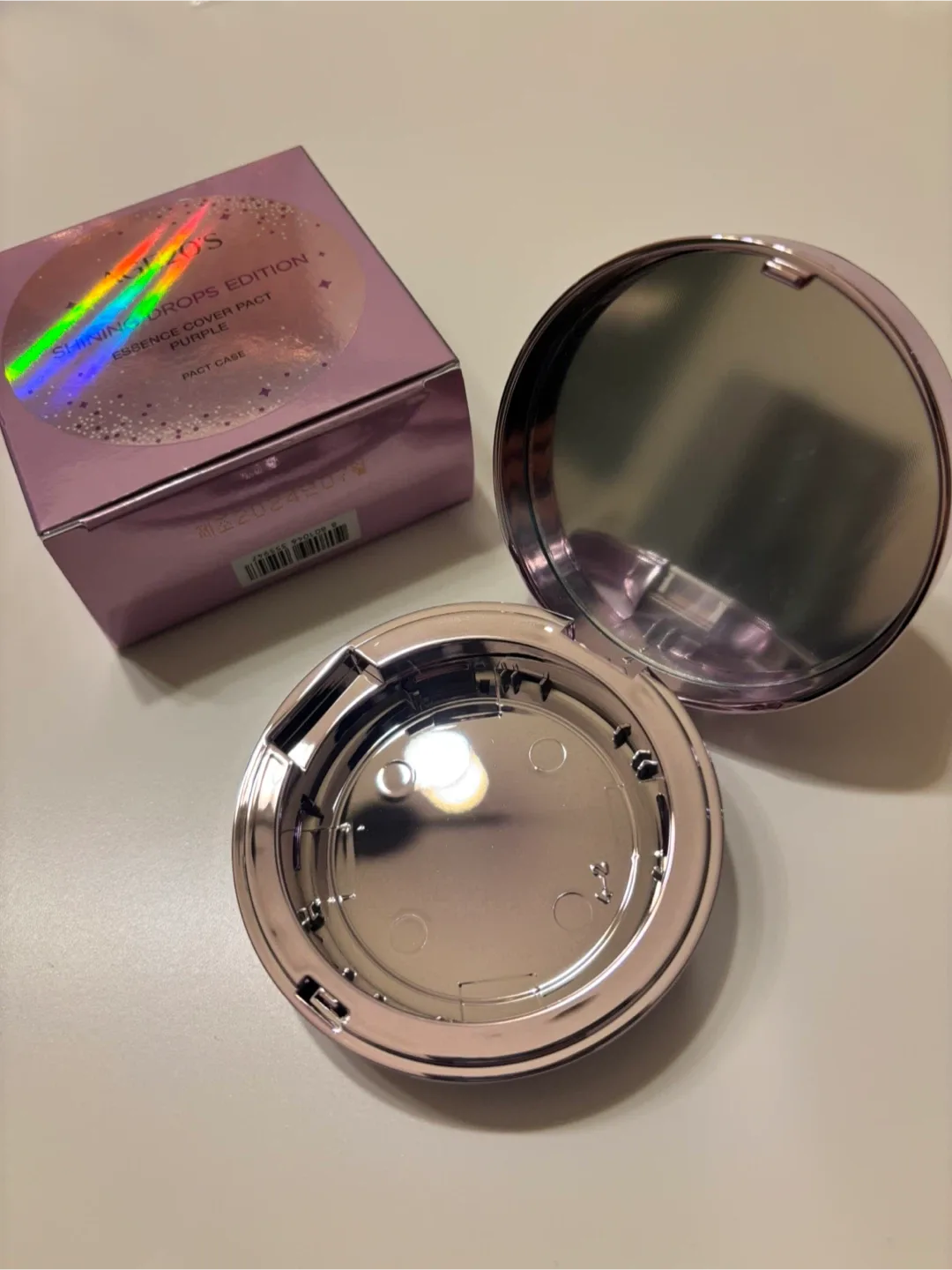 AGE20's Shining Drops Edition Pact Case image indicator(2)