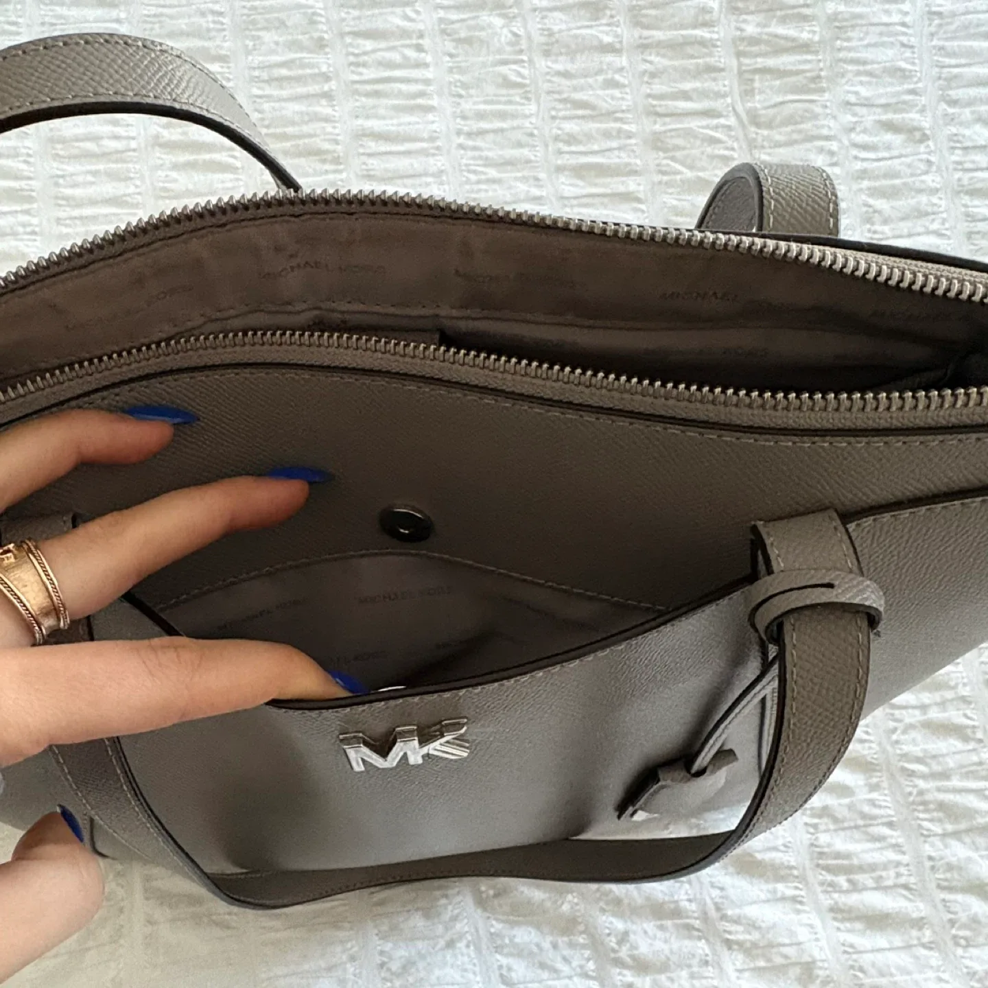 Michael Kors Gray Leather Bag image indicator(4)