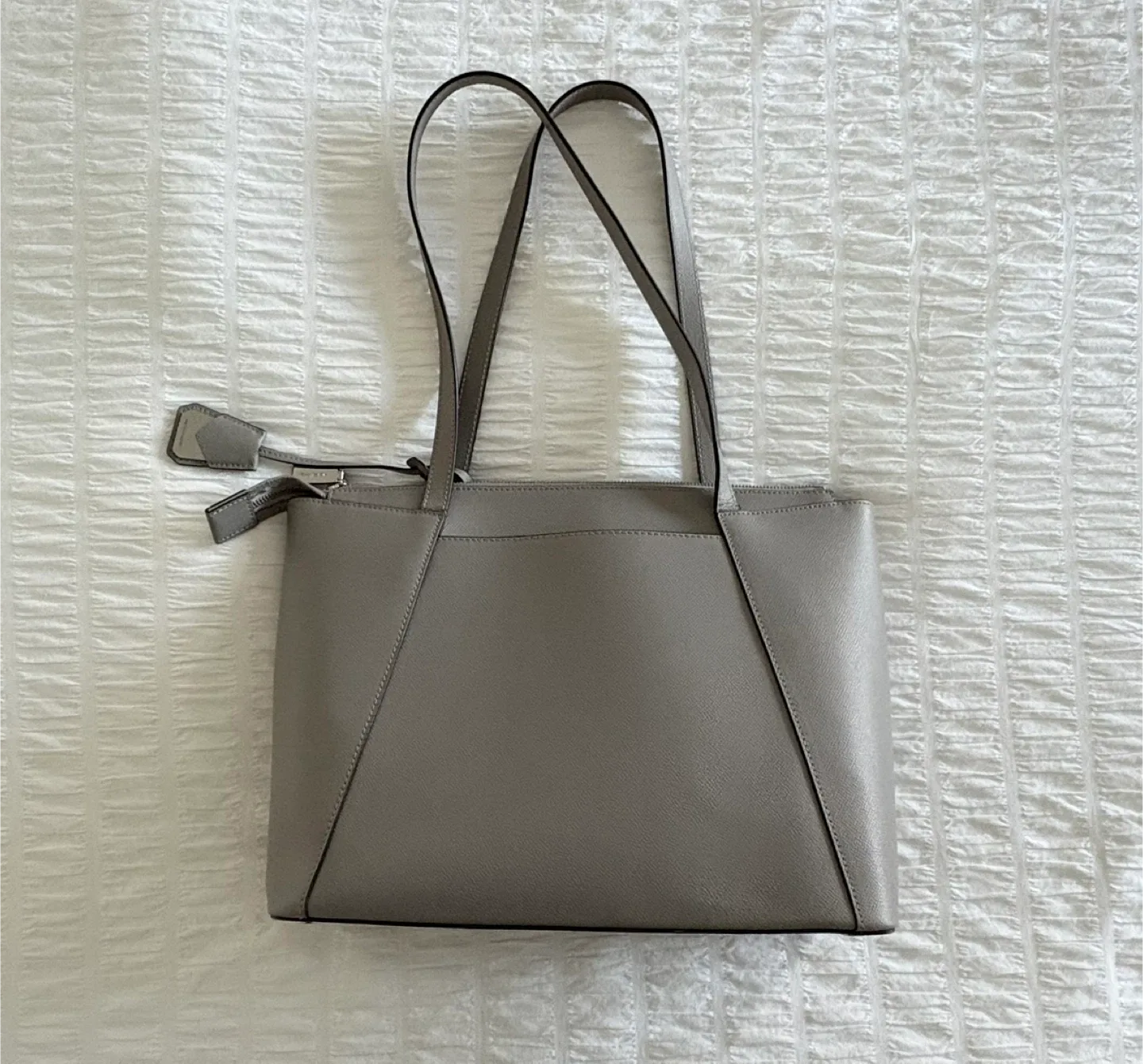 Michael Kors Gray Leather Bag image indicator(2)