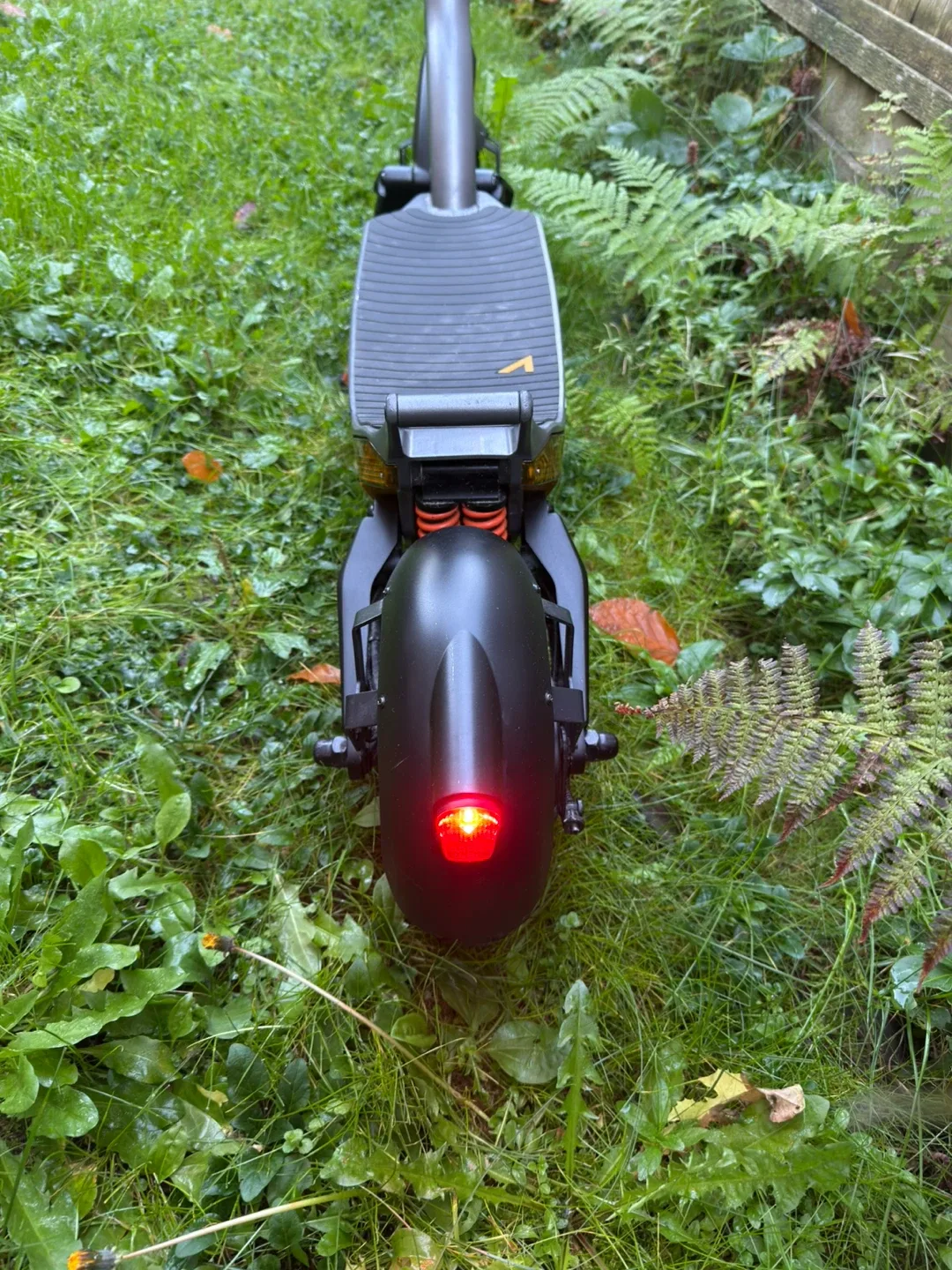 Apollo City Pro E-Scooter – 1,400 km, Excellent Condition. image indicator(6)