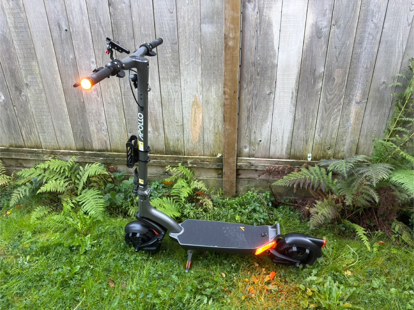 Apollo City Pro E-Scooter – 1,400 km, Excellent Condition. image indicator(5)