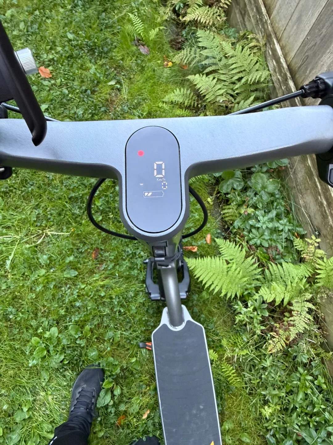 Apollo City Pro E-Scooter – 1,400 km, Excellent Condition. image indicator(4)