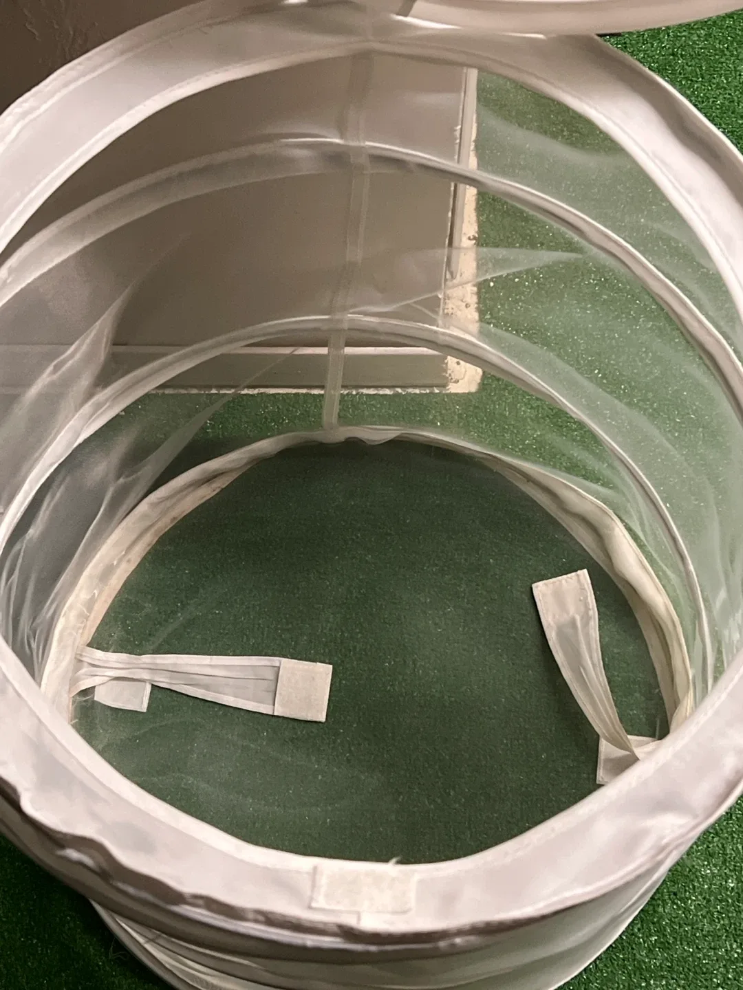 White Pop-Up Laundry Hamper image indicator(2)