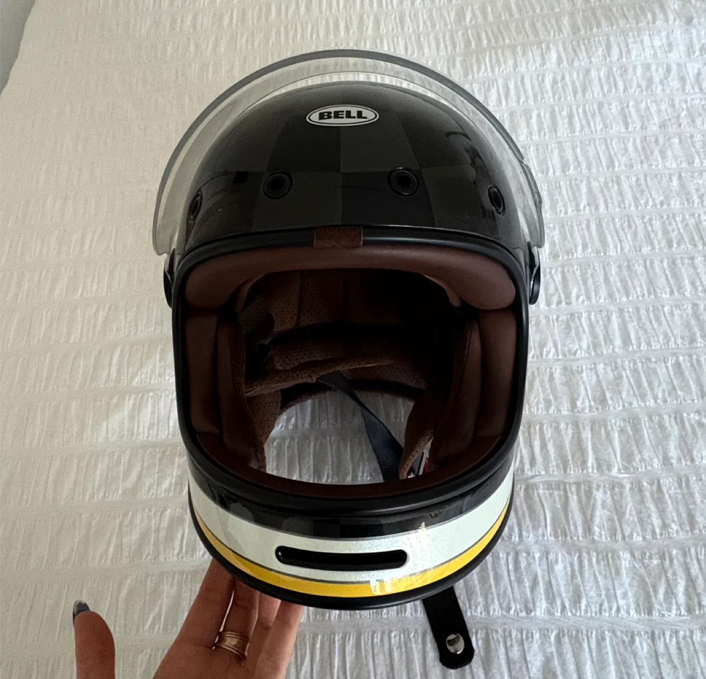 Bell Scrambler Motorcycle Helmet image indicator(3)