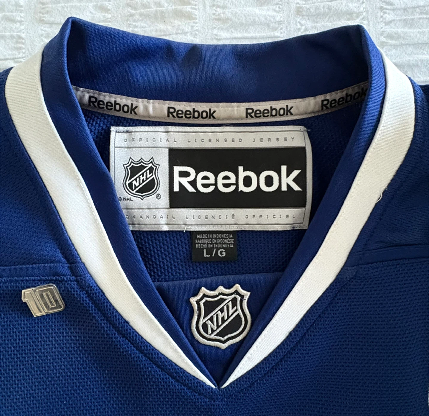 Vancouver Canucks Team Signed Hockey Jersey - photo 3