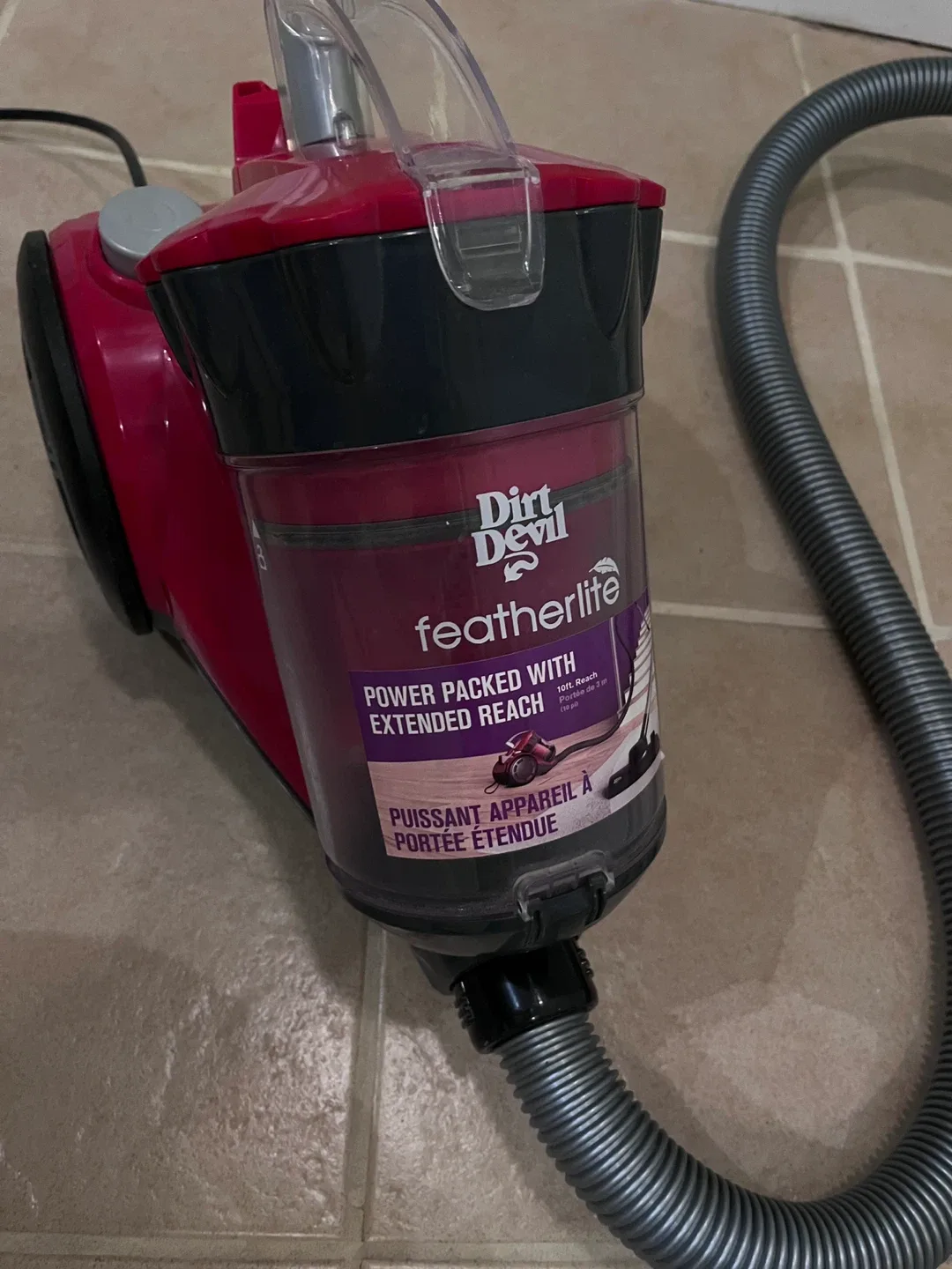 Dirt Devil Featherlite Vacuum thumbnail