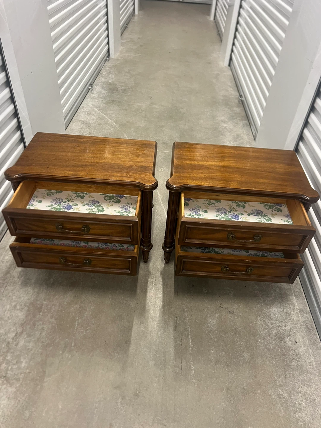 Set of 2 Nightstands - photo 2