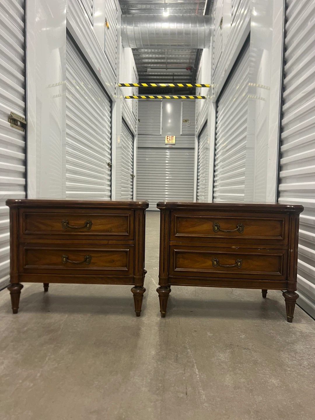 Set of 2 Nightstands