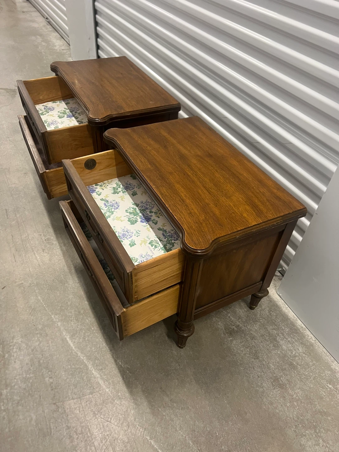 Set of 2 Nightstands - photo 5