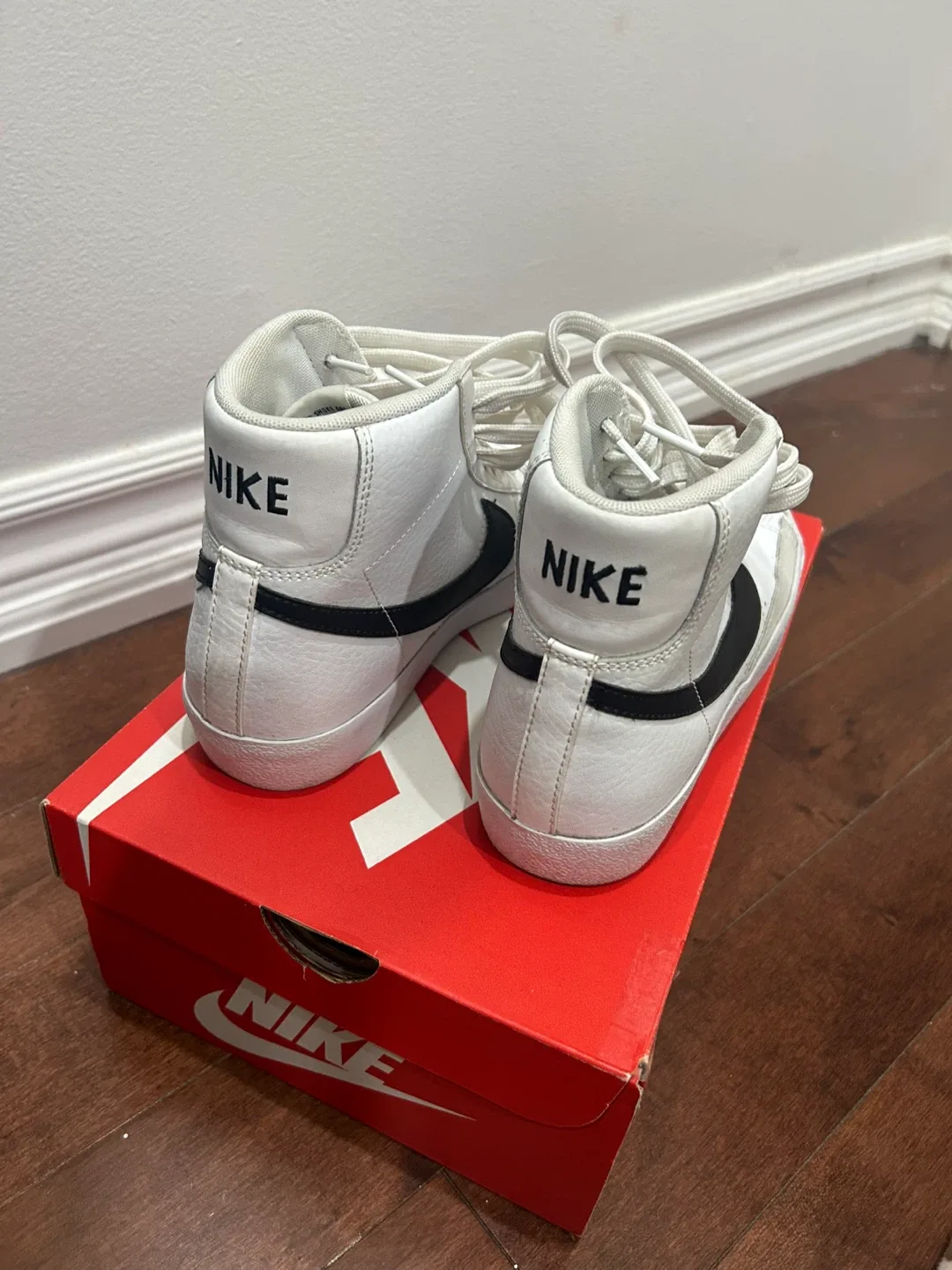 Nike Blazer Mid '77 White/Black 5.5Y (7W) image indicator(6)