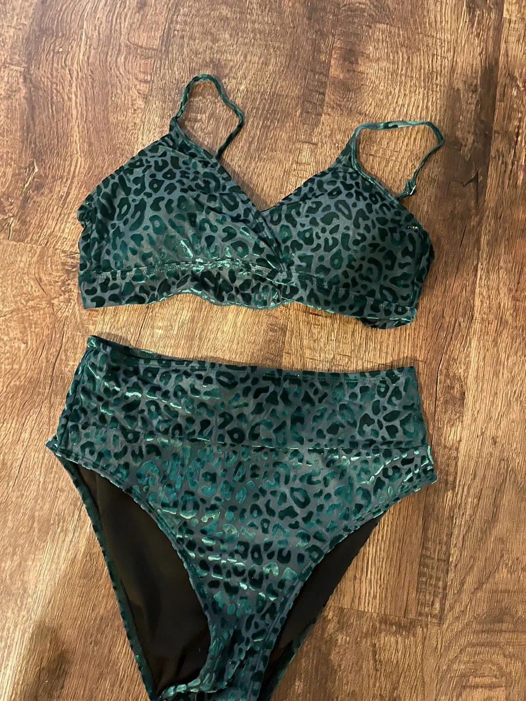 Leopard 2 piece set image indicator(3)