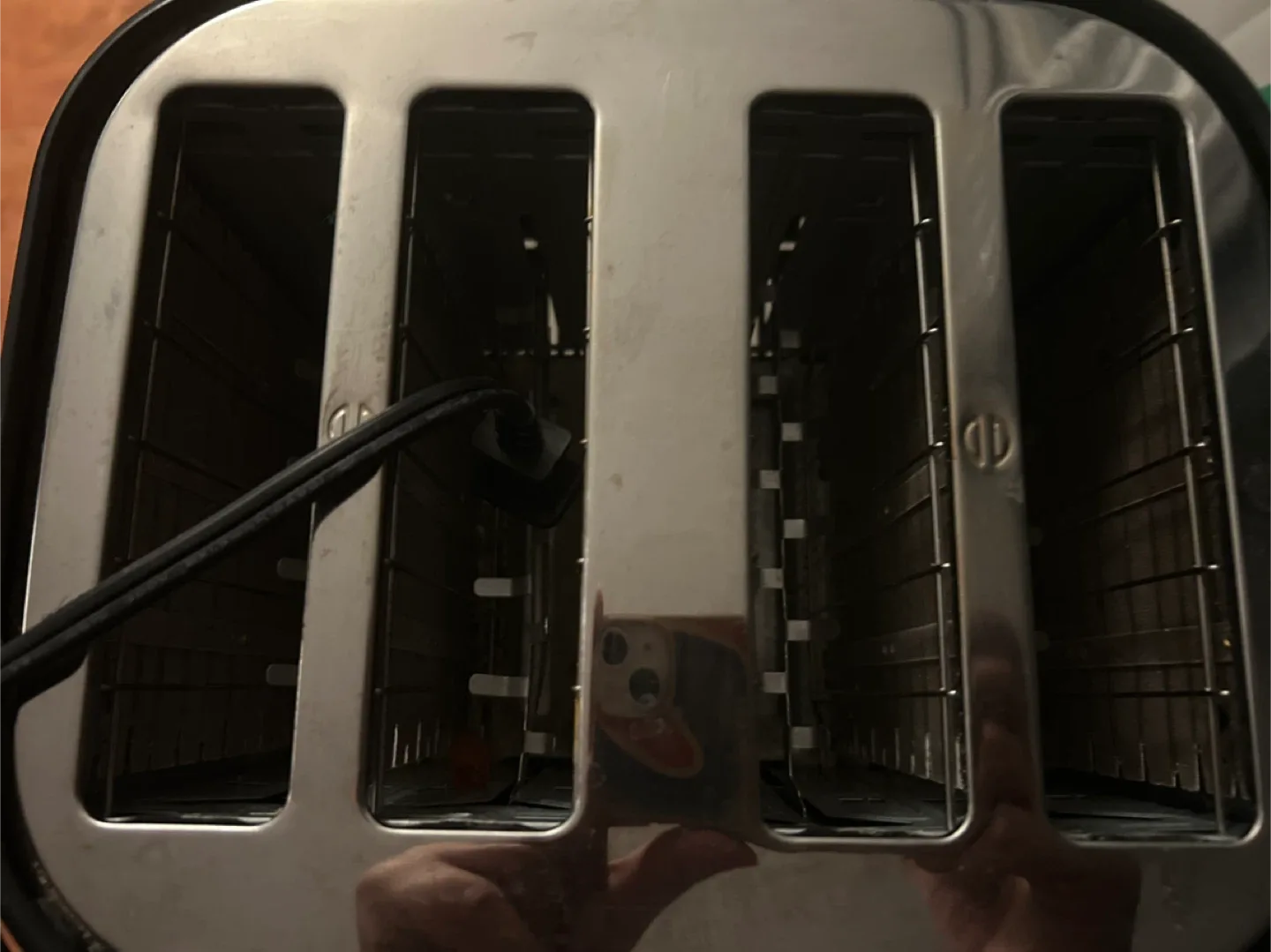 Black+Decker 4-Slice Toaster - Black & Silver image indicator(9)