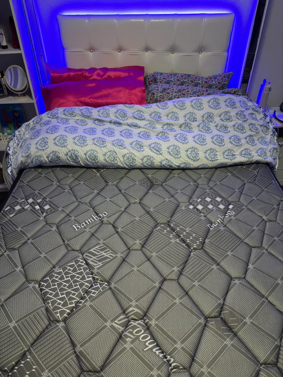 Queen bed image indicator(5)