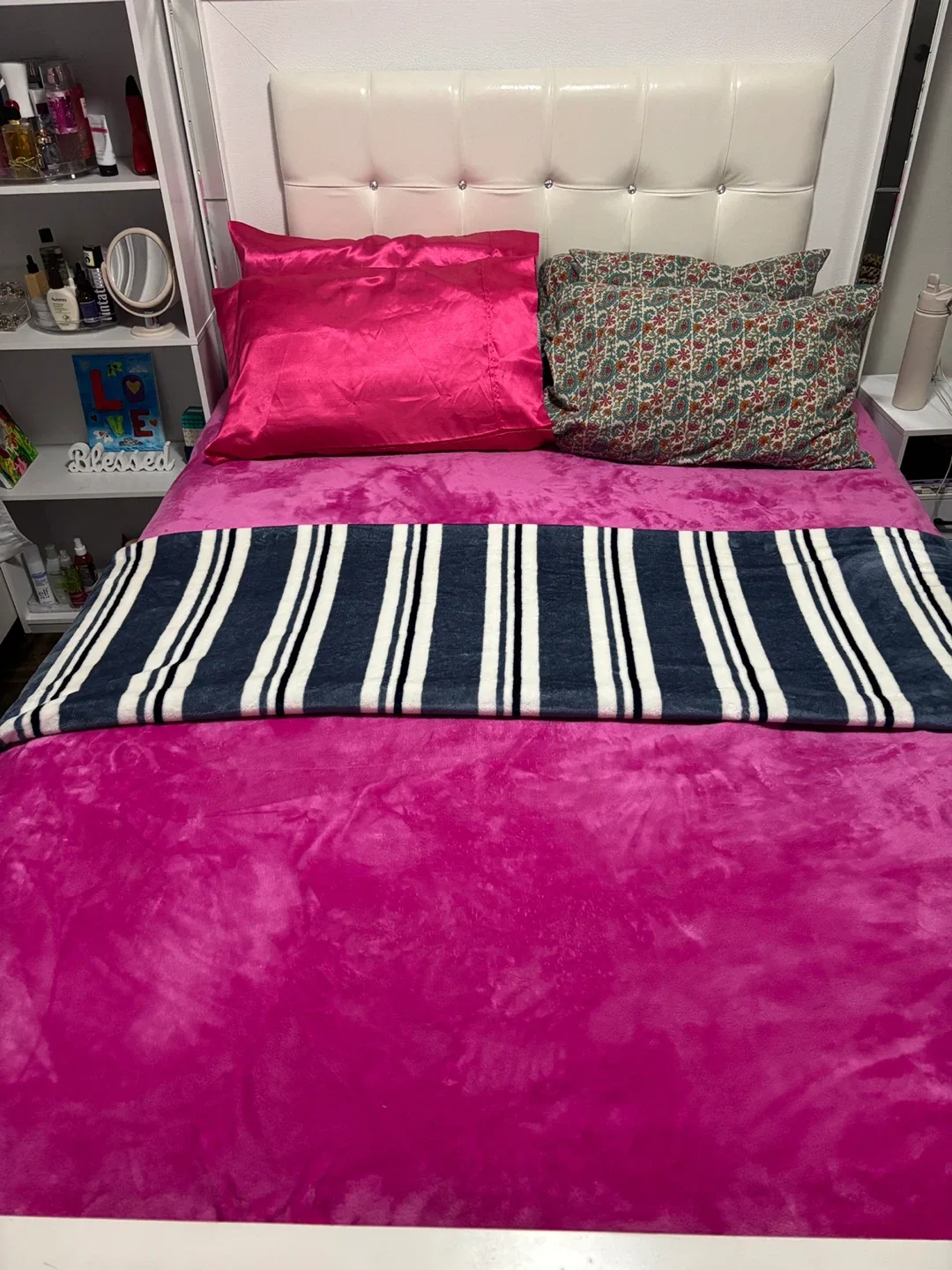 Queen bed image indicator(4)