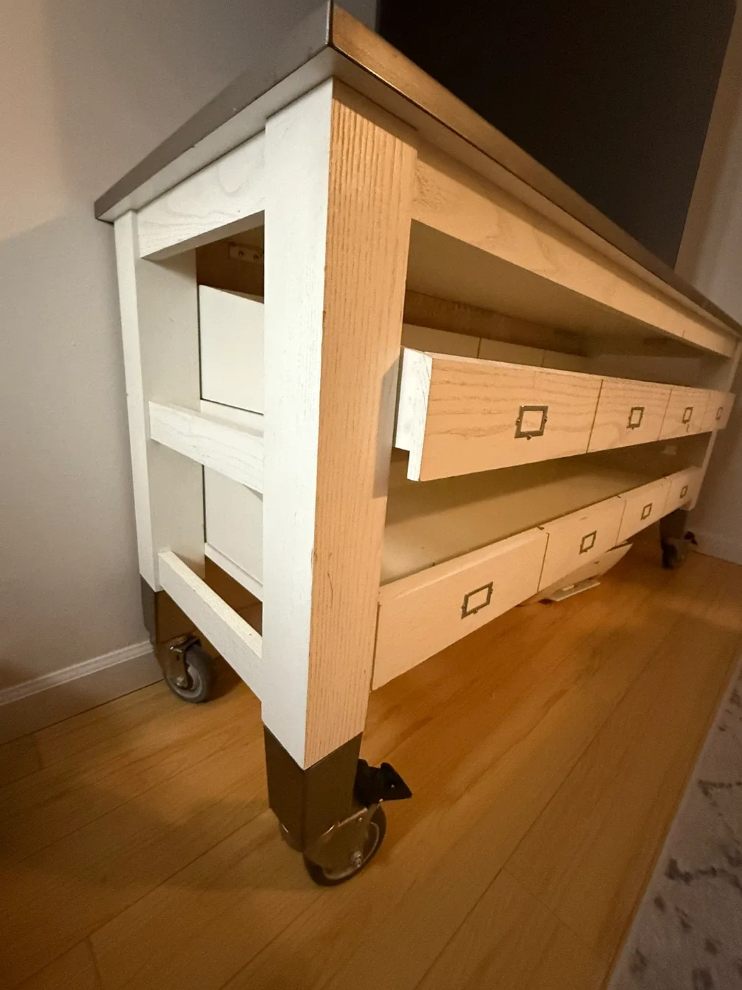 White & Metal TV Stand / Media Console image indicator(5)