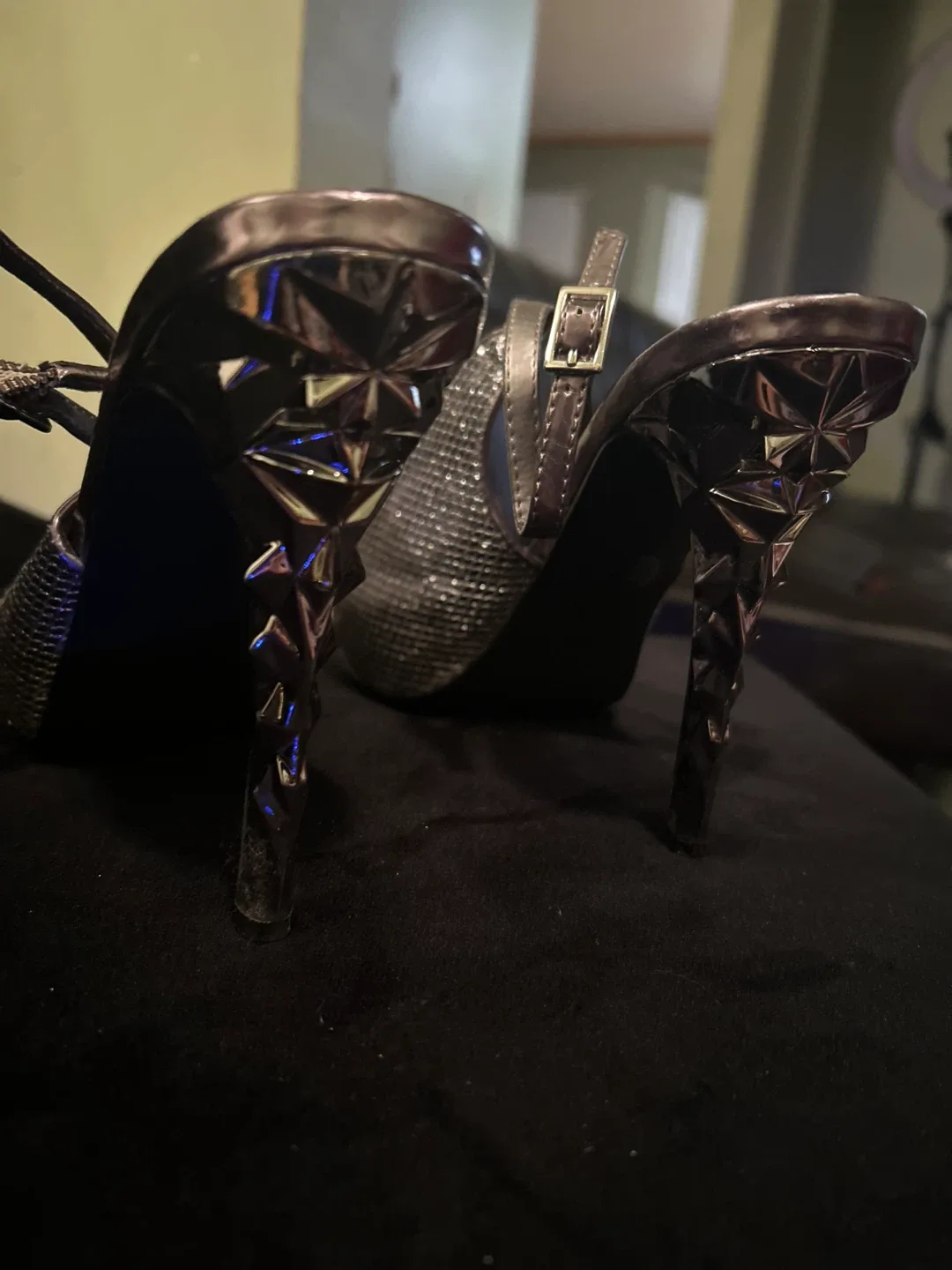 Silver Glitter Heels image indicator(2)