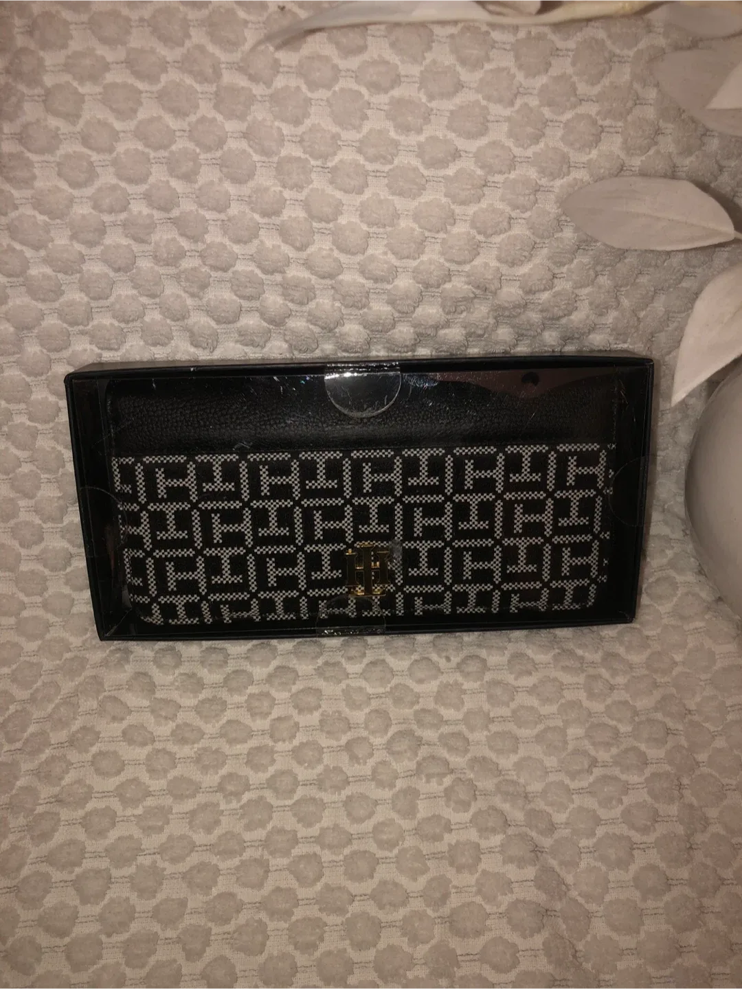 Tommy Hilfiger Black Wallet image indicator(3)