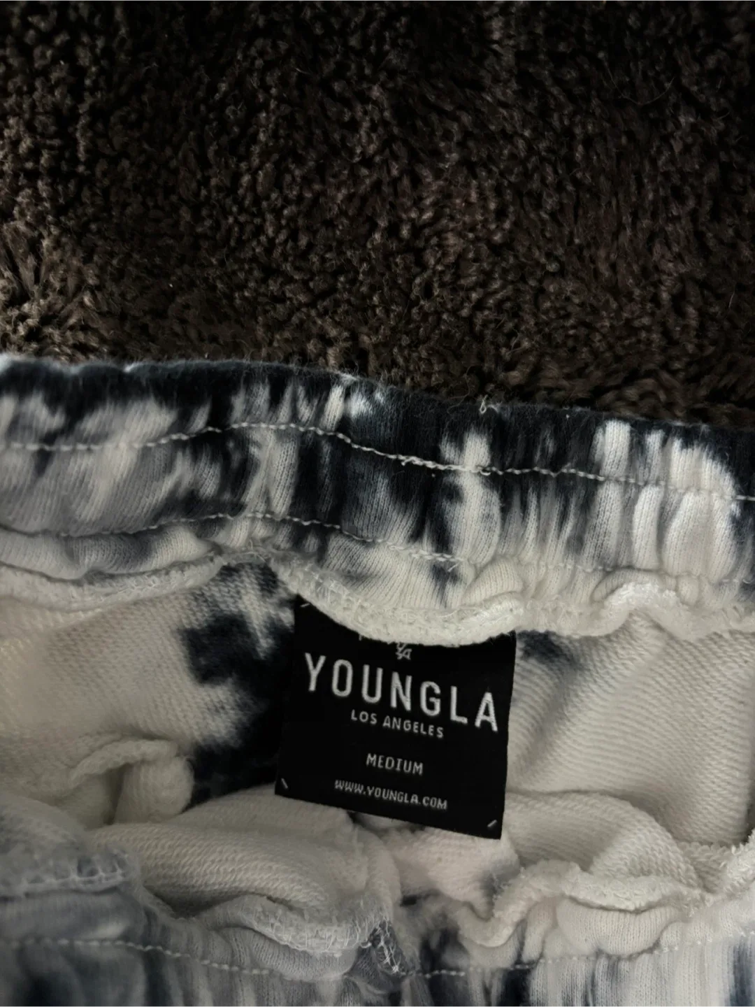 YOUNGLA Joggers - Size Medium image indicator(3)