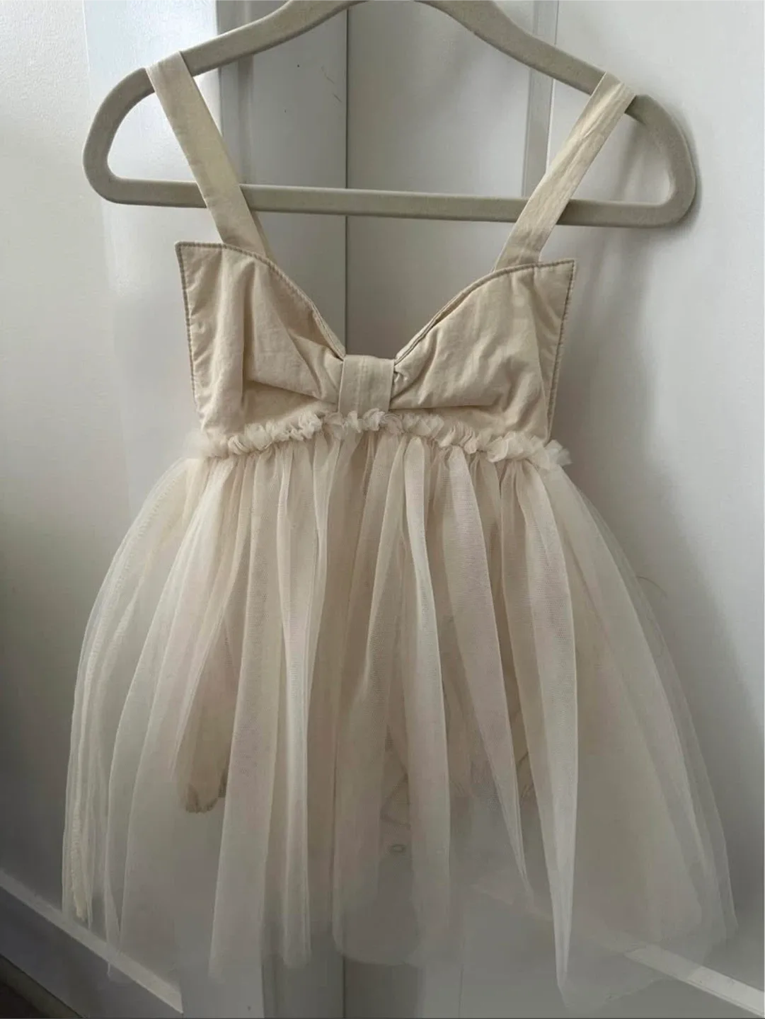 NEW Light Beige Ribbon Tutu Bodysuit Dress, Size 13-18 Months image indicator(5)